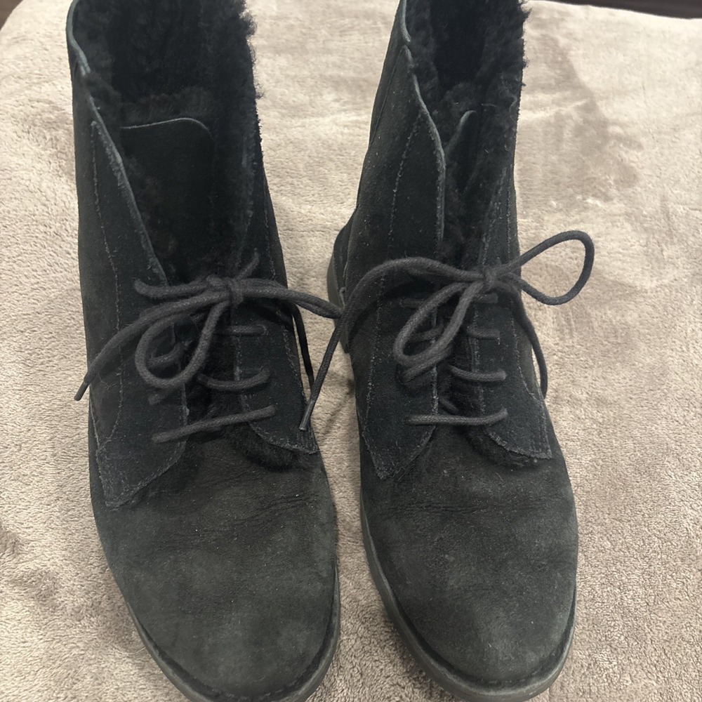 UGG Quincy Women's Black‎ Boots Lace Up Suede Shearling Lined 3012350 Size 7.5